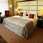 Kings Court Hotel 5*
