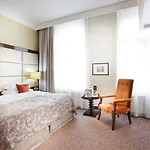 Hotel Kings Court 5*