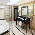 Kings Court Hotel 5*
