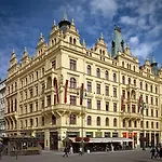 Hotel Kings Court 5*