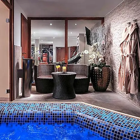 Hotel Kings Court 5*