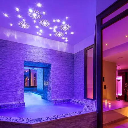 Kings Court 5*