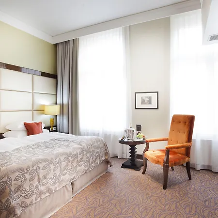 Hotel Kings Court 5*