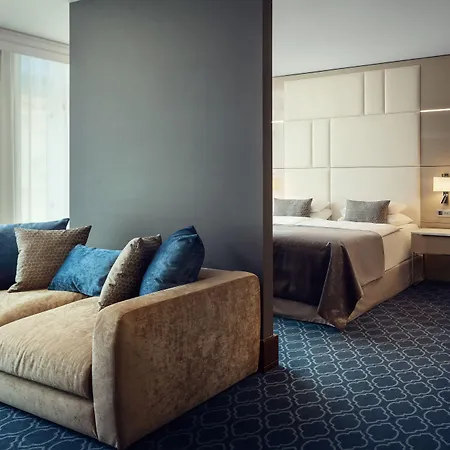 Hotel Kings Court 5*