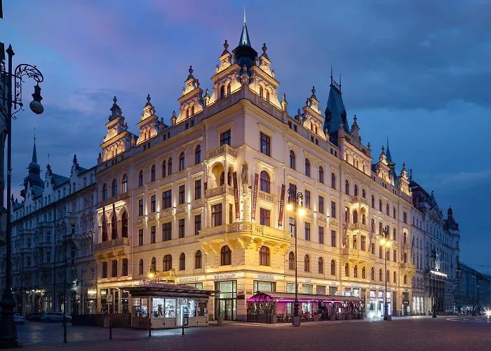 Kings Court Otel