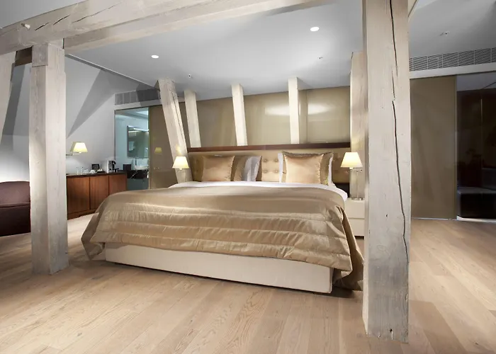 Kings Court Otel